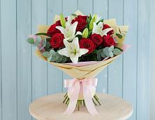 Букет цветов из:  Лилии и Розы в Красновидово