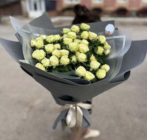 Букет Белые кустовые розы Солинеро в Красновидово