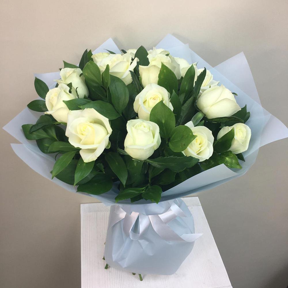 Букет 15 Белых роз Проуд в Красновидово