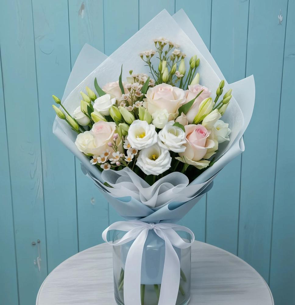 Букет цветов из: Розы и Лизиантусы в Красновидово