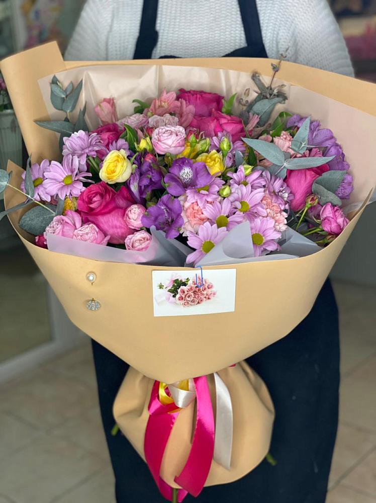 Букет цветов из: Хризантемы, Гвоздики и Альстромерии в Красновидово