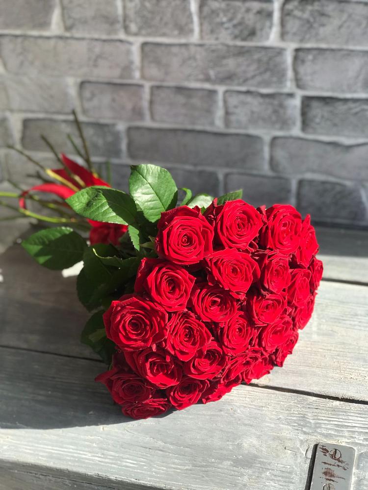 Букет Красные розы Фридом в Красновидово