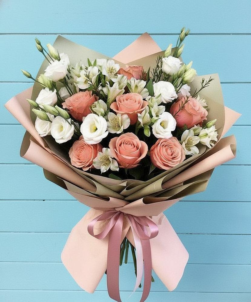 Букет цветов из: Розы, Альстромерии и Лизиантусы в Красновидово