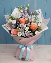 Букет цветов из:  Лизиантусы, Розы, Альстромерии и Гипсофила в Красновидово