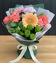 Букет цветов из:  Гвоздики, Розы, Герберы и Хризантемы в Красновидово