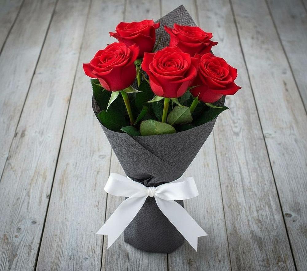 Букет 5 Красных роз Эдлесс Лав в Красновидово