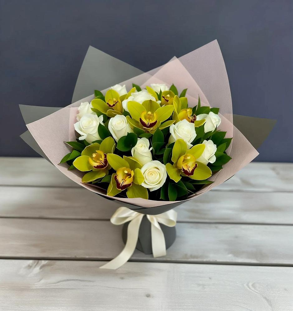 Букет цветов из: Орхидеи и Розы в Красновидово