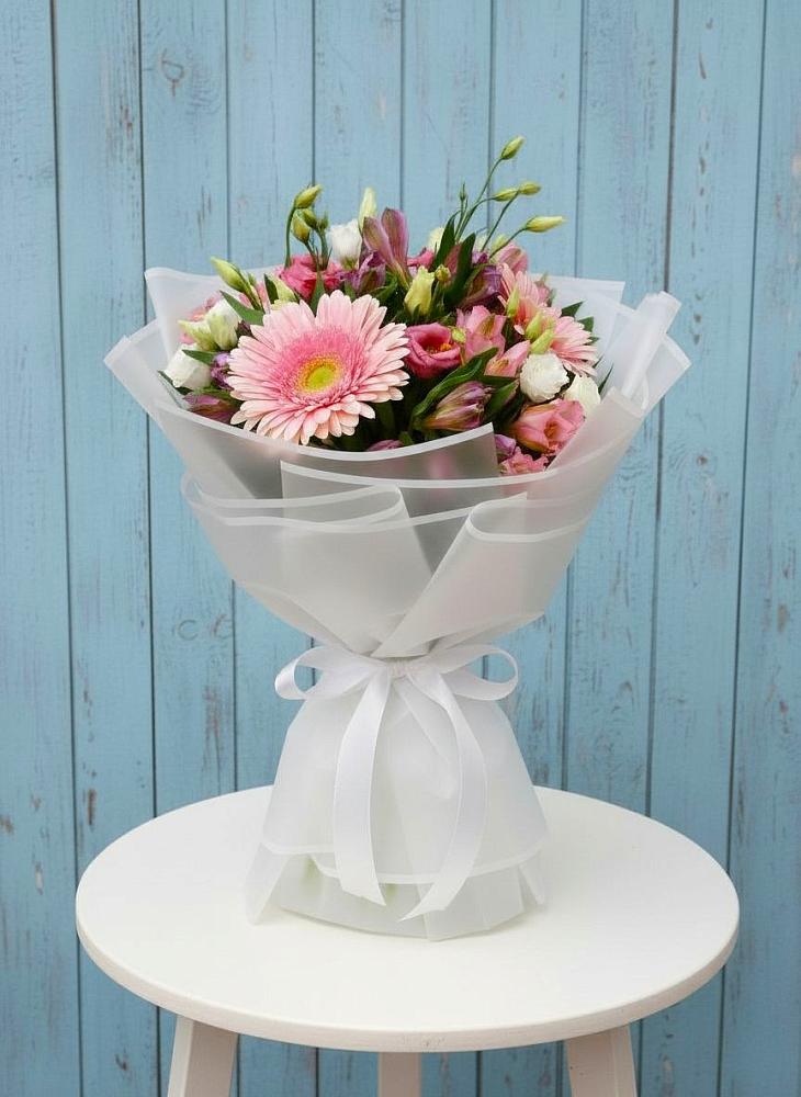 Букет цветов из: Герберы, Альстромерии и Лизиантусы в Красновидово