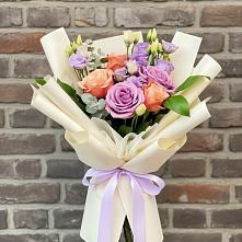 Букет цветов из:  Лизиантусы и Розы в Красновидово