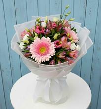 Букет цветов из:  Герберы, Альстромерии и Лизиантусы в Красновидово