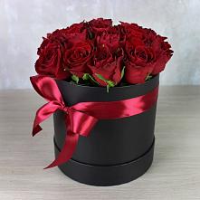 Цветочная композиция из Розы в шляпной коробке в Красновидово