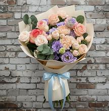 Букет цветов из:  Розы, Лизиантусы и Гвоздики в Красновидово